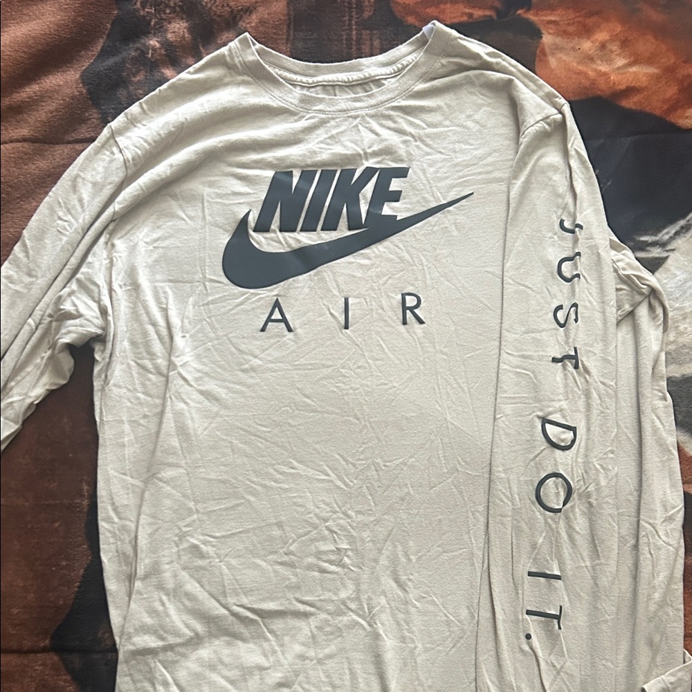Nike Men's Off-White Long Sleeve Tee